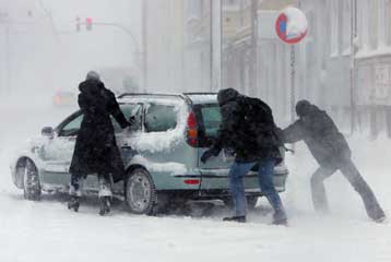 Εκατοντάδες τροχαία στη Γερμανία λόγω της πυκνής χιονόπτωσης