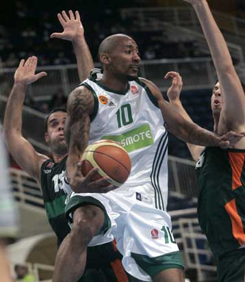 O Παναθηναϊκός ξέσπασε στην Ολύμπια Λάρισας μετά την ήττα από την Παρτιζάν