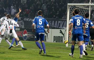 Ο Σάντος απογοητευμένος από την εμφάνιση και ο Δώνης από το αποτέλεσμα