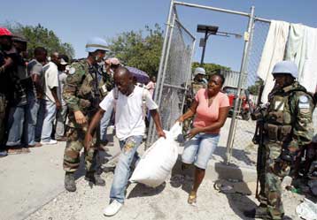 Μαζικό πρόγραμμα επισιτιστικής βοήθειας θέτει σε εφαρμογή ο ΟΗΕ στην Αϊτή