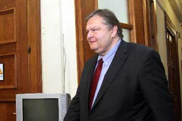 Ανοίγουν και για ασφαλισμένους άλλων ταμείων τα στρατιωτικά νοσοκομεία