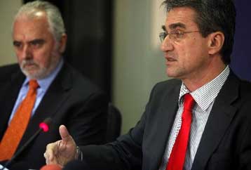 Τα σχέδια της για τον φόρο στήριξης του Ασφαλιστικού ανακοινώνει η κυβέρνηση