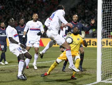 Η Λιόν ξεπέρασε το εμπόδιο της Παρί Σεν Ζερμέν, νίκη της Οσέρ