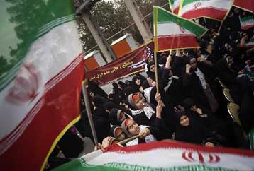 Σε διαδηλώσεις καλούν τους οπαδούς τους οι ηγέτες της αντιπολίτευσης του Ιράν