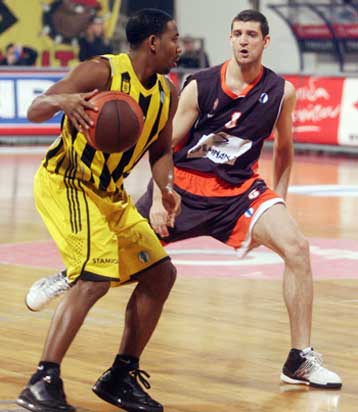 Ήττες για Αρη και Πανελλήνιο από Λε Μαν και Μπιλμπάο