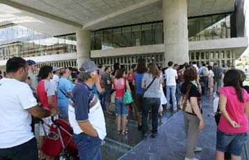 Ισχνή ανάκαμψη αφίξεων και μείωση εσόδων προβλέπει το ΙΤΕΠ για τον τουρισμό το 2010