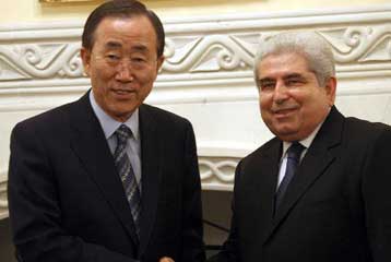 Να δοθεί ώθηση στις απευθείας συνομιλίες ζήτησε από Χριστόφια και Ταλάτ ο ΓΓ του ΟΗΕ