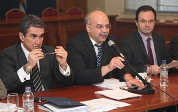 «Φρένο» Γ.Παπακωνσταντίνου σε νέο φόρο στήριξης του Ασφαλιστικού