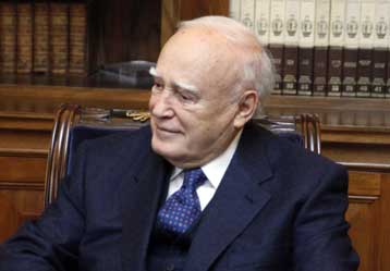 Με ευρεία πλειοψηφία επενακλέγεται στην Προεδρία της Δημοκρατίας ο Κ.Παπούλιας