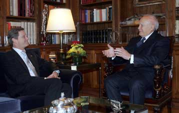 Η έξοδος της Ελλάδας από την κρίση είναι προς όφελος της ευρωζώνης, λέει ο Γερμανός ΥΠΕΞ