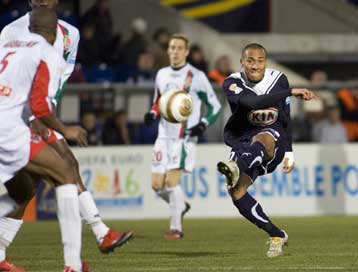 Η Μπορντό πέρασε στα ημιτελικά και ανανέωσε τα συμβόλαια των Μενεγκάτσο – Ζούσιε