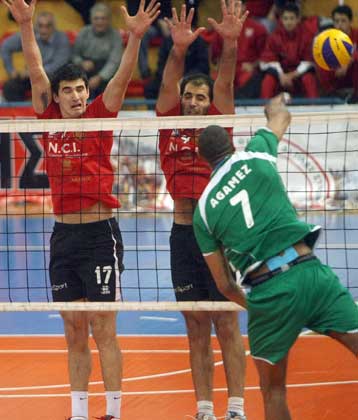 Στα ημιτελικά προκρίθηκαν Παναθηναϊκός και Ολυμπιακός με 3-0 σετ