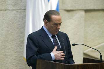 Με το Ολοκαύτωμα «συγκρίνει» τον πόλεμο στη Γάζα ο Σίλβιο Μπερλουσκόνι