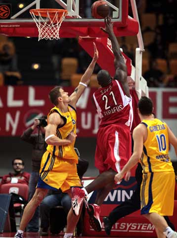 Ανεβοκατεβάζοντας… ταχύτητα ο Ολυμπιακός 87-69 την Κίμκι