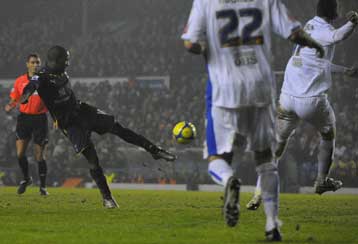 Η Τότεναμ ξεπέρασε το εμπόδιο της Λιντς και προκρίθηκε στους «16»