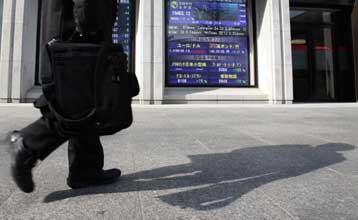 Στα στοιχεία για αγορά εργασίας και καταναλωτική πίστη στις ΗΠΑ, το βλέμμα των αγορών