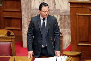 «Κάνουμε ό,τι μπορούμε για να μην πέσει η χώρα στο γκρεμό» λέει ο Γ.Παπακωνσταντίνου