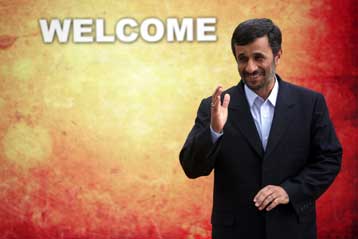 Στο δρόμο της «διπλής προσέγγισης» για το Ιράν εξακολουθούν να κινούνται οι «Έξι»