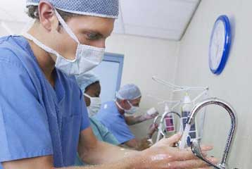 «Πλαστικές» επεμβάσεις στο ΕΣΥ μελετά το υπουργείο Υγείας