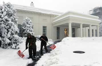 Δύο νεκροί και σοβαρά προβλήματα στις ανατολικές ΗΠΑ από σφοδρή χιονόπτωση