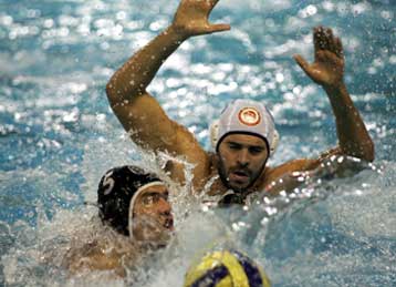 «Μονόλογος» του Ολυμπιακού και 13η νίκη σε ισάριθμους αγώνες στην Α1 ανδρών του πόλο