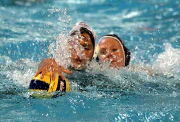 Ιστορική πρόκριση για ΝΕΠ και Εθνικό στην τετράδα του LEN Trophy γυναικών