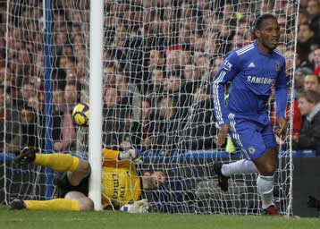 «Δήμιος» της Αρσεναλ ο Ντρογκμπά, πρώτη η Τσέλσι