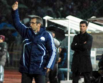 «Είμαστε και θα παραμείνουμε πρώτοι» τόνισε ο απόλυτα ικανοποιημένος Νιόπλιας