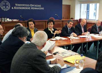 Δραστικές περικοπές πρόωρων συντάξεων και ανατροπές στην 35ετία στο νέο Ασφαλιστικό