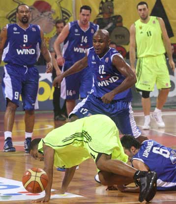 Θρίαμβος Αρη στο Βερολίνο και νίκη του Πανελλήνιου επί της Μπενετόν στο EuroCup