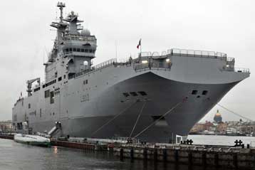 Συμφώνησε η Γαλλία να πουλήσει πολεμικό πλοίο στη Ρωσία