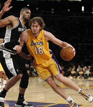 Σόου Γκασόλ και νίκη των Λέικερς επί των Σπερς