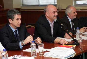 Βασική σύνταξη και «μπλόκο» των πρόωρων συντάξεων στο νέο Ασφαλιστικό