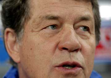 O Ρεχάγκελ μίλησε στην UEFA για πρόκριση στο Euro 2012