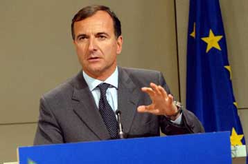 Στο στόχαστρο φιλοκυβερνητικών διαδηλωτών η πρεσβεία της Ιταλίας στην Τεχεράνη