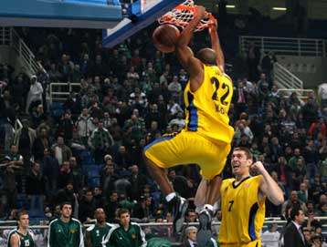 Πρόβλημα για τον Μπαρτζώκα ο τραυματιασμός του Λούκας πριν από την Παρτιζάν