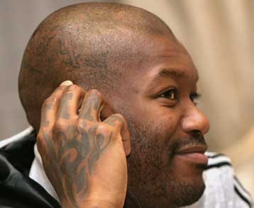 Φλερτάρει με τους «τρικολόρ» ο Σισέ, στο πλευρό του και τα γαλλικά ΜΜΕ