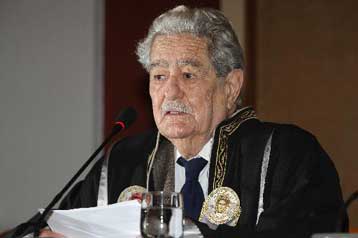 Στο νεκροταφείο του Μονπαρνάς, την Πέμπτη, η κηδεία του Κώστα Αξελού