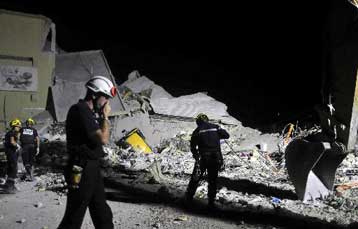 Κατέρρευσε κτήριο στο Πορτ-Ο-Πρενς, παγιδεύοντας αρκετούς ανθρώπους