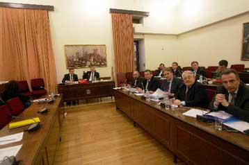 Καθυστερήσεις στην αποστολή δικογραφιών καταγγέλλει η Εξεταστική για τη Siemens