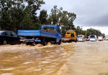 Προβλήματα από την έντονη βροχόπτωση στην Αττική