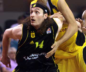 Μόνο η λύση του Αγαδάκου βρίσκεται στον μεταγραφικό ορίζοντα της ΚΑΕ ΑΕΚ