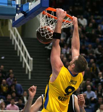 Παρέσυρε και την Παρτιζάν το ασταμάτητο τρένο του Αμαρουσίου