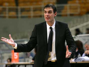 Εξακολουθεί να… κρατάει μικρό καλάθι ο Μπαρτζώκας, παράπονα από Βουγιόσεβιτς