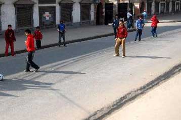 Υπέρ της απαγόρευσης της κυκλοφορίας των παιδιών τη νύχτα, τάχθηκε η Γαλλία