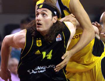 Τον Αγαδάκο απέκτησε για φέτος το Περιστέρι