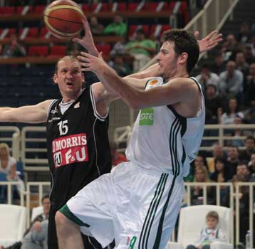 Tραυματίας ο Φώτσης, στην αναμονή ο Σάρας