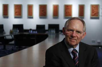 Περιορισμένη απειλή για το ευρώ τα ελληνικά προβλήματα, λέει ο Β.Σόιμπλε