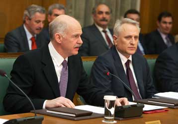 Σχέδια νόμου για «φρουτάκια», εποπτεία ασφαλιστικής αγοράς και απελευθέρωση υπηρεσιών