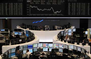 Χαμηλότερα οι ευρωπαϊκές αγορές, μεικτά πρόσημα στη Γουόλ Στριτ την Παρασκευή